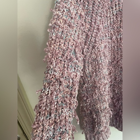 Distressed Dip Pink Sweater - Picture 2 of 8